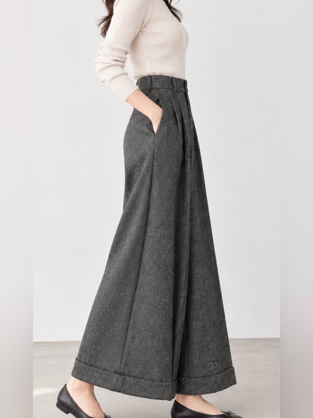 Herringbone Wide-Leg Pleated Wool-Blend Pants — Charcoal Gray